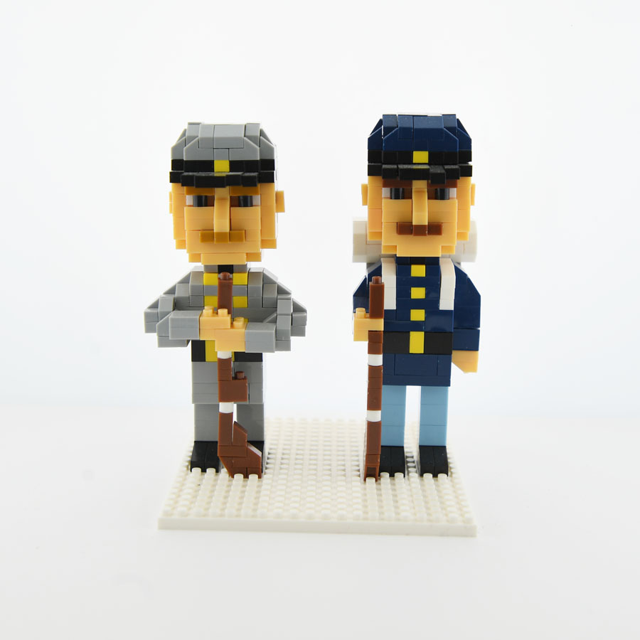 Confederate and unions soldiers made out of mini 