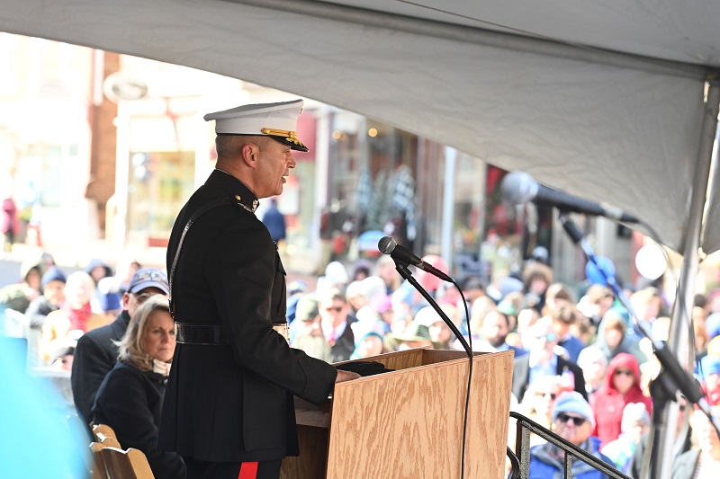 Lt. Gen. David Furness ’87 addresses the crowd gathered in front of the Old Courthouse on Veterans Day. –VMI Photo by Kelly Nye.